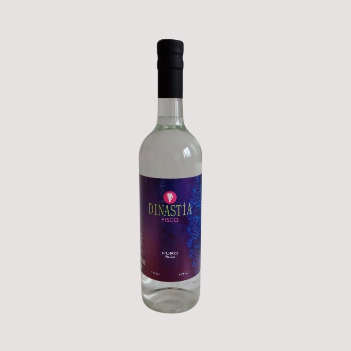 Pisco Dinastía, Italia, 750 ml.